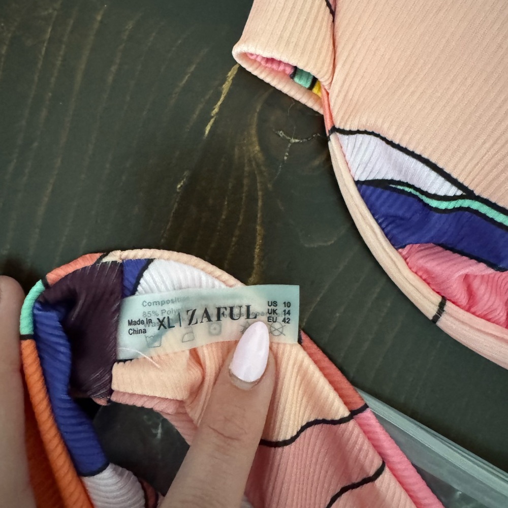 Zaful Colorful Abstract Bikini Set - Picture 2 of 5